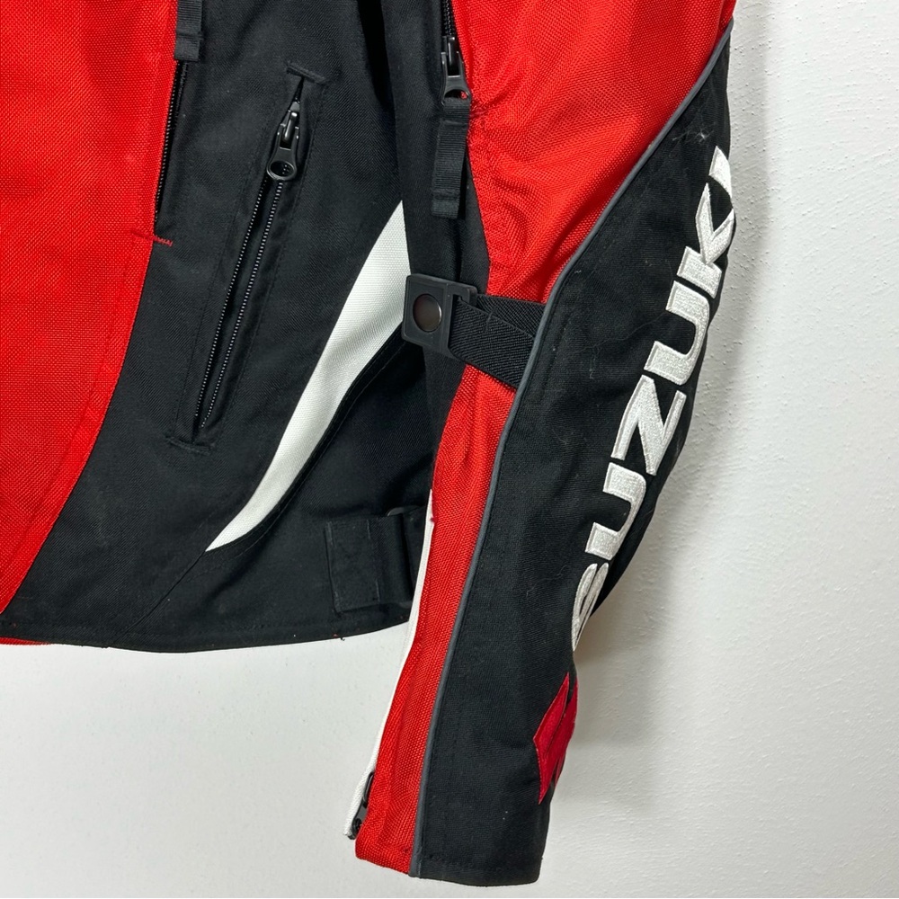 SUZUKI Style GSRX Men’s Red & Black Motorcycle Jacket Size M - Picture 4 of 16